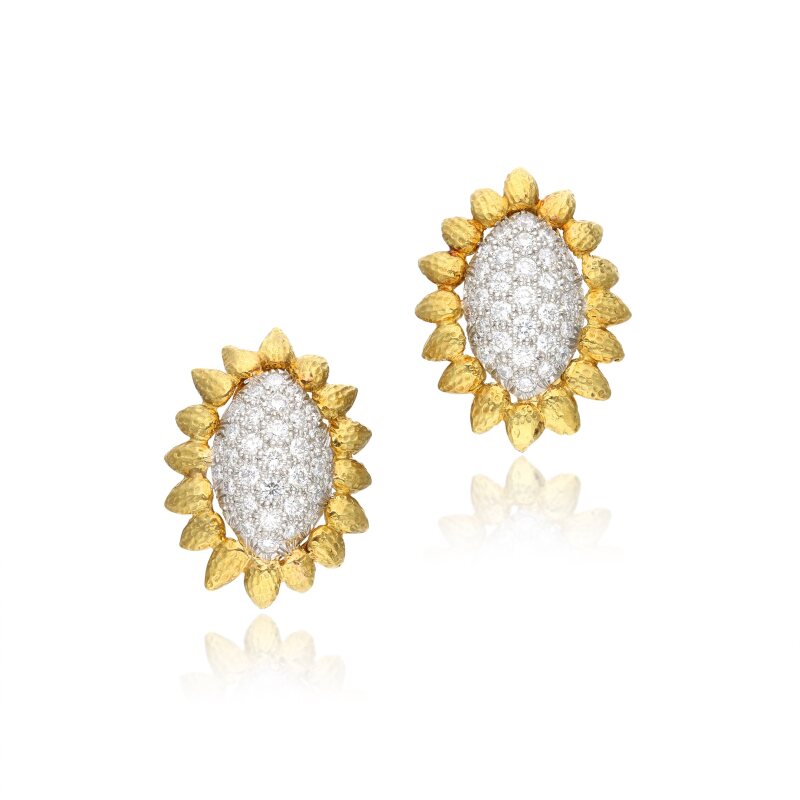 David Webb 2.65 Carat Round Brilliant G VS1 Diamond 18 Karat Yellow Gold Clip On Earring
