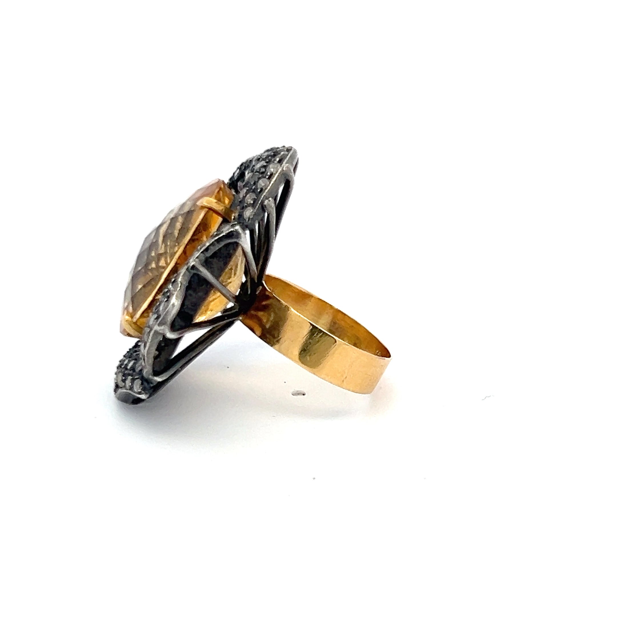 32.00 Carat Citrine 0.50 Carat Round Diamond 18K Yellow Gold/Silver Gems Stone Ring
