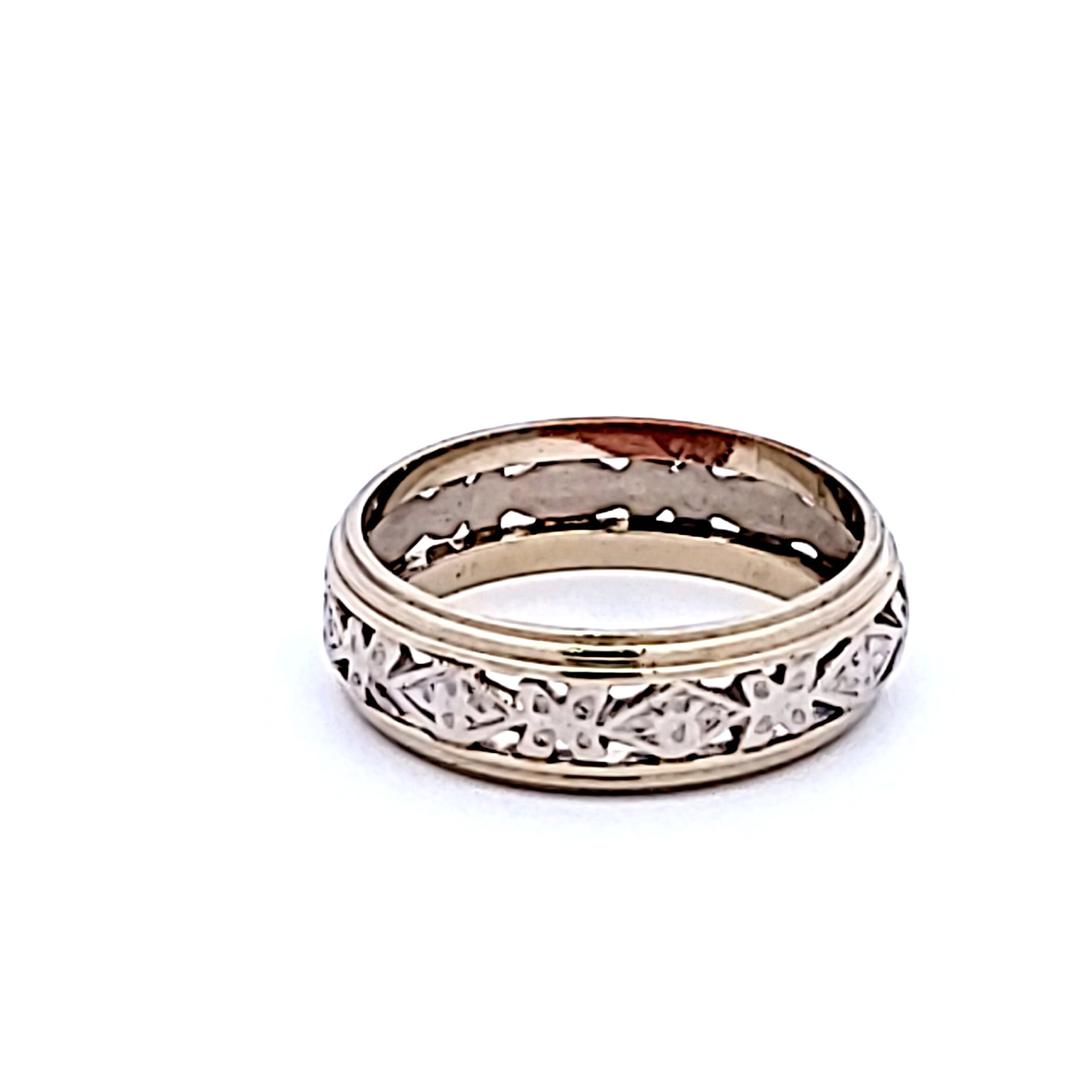 Vintage 2.60 Grams Size 5.5 Engraved 14 Karat White Gold Band Ring