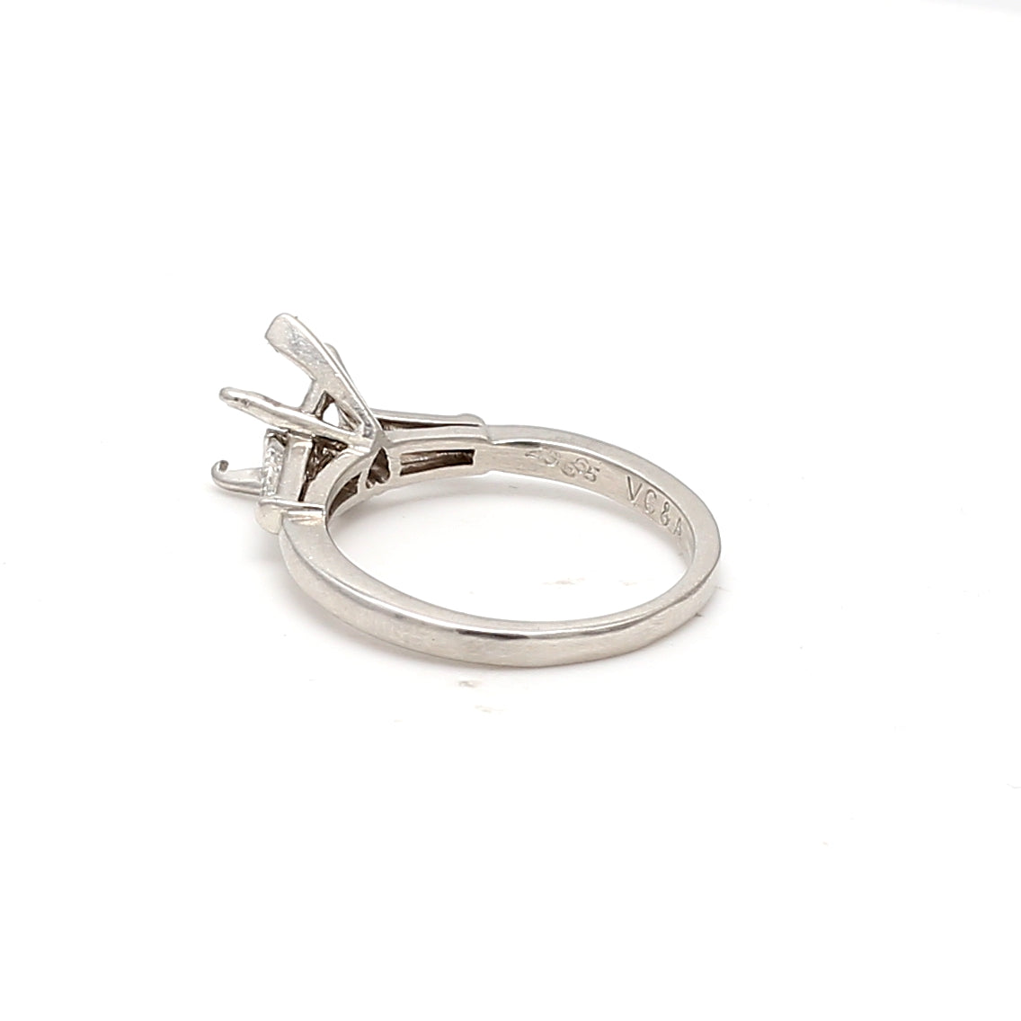 Van Cleef & Arpels 0.15 Carat Tapered Baguette Diamond Platinum Semi Mount Ring