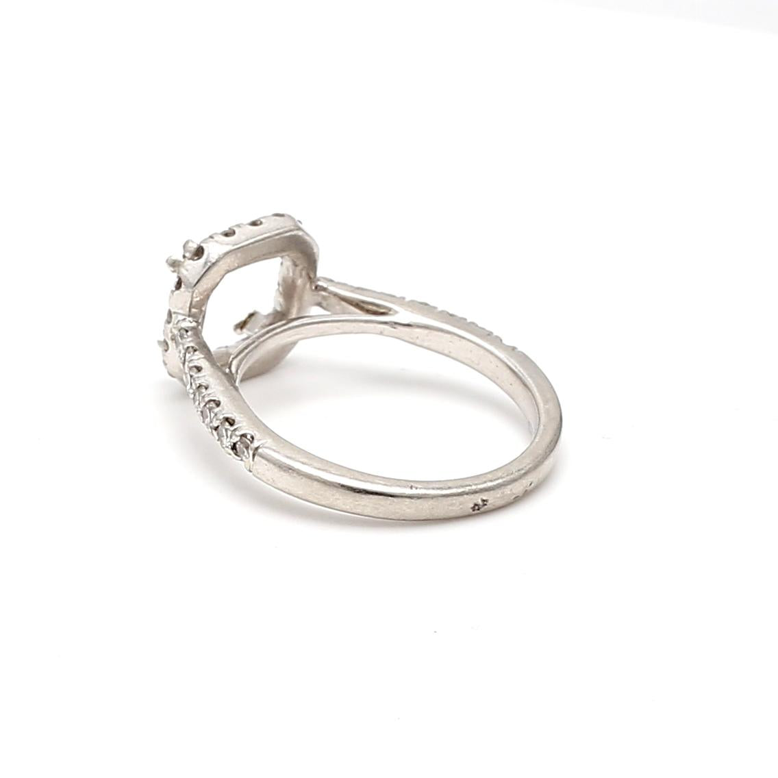 0.60ct Round Brilliant Diamond Semi-Mount Ring in Platinum Hold 2.50 CT Stone