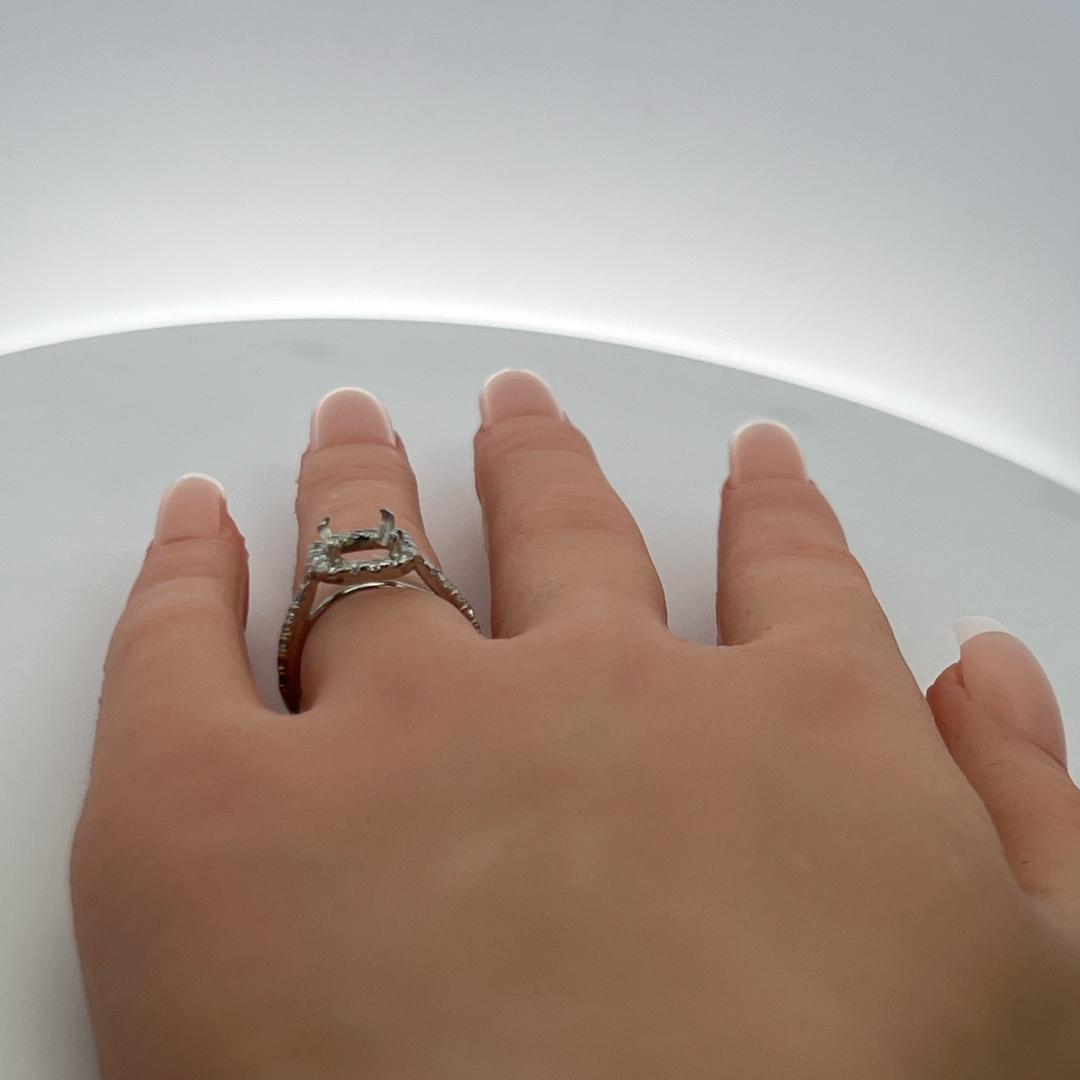 0.60ct Round Brilliant Diamond Semi-Mount Ring in Platinum Hold 2.50 CT Stone