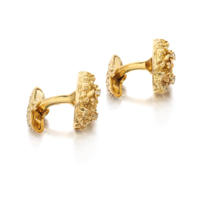 0.35 Carat Circular Brilliant Cut H VS1 Diamond 14 Karat Yellow Gold Cufflinks