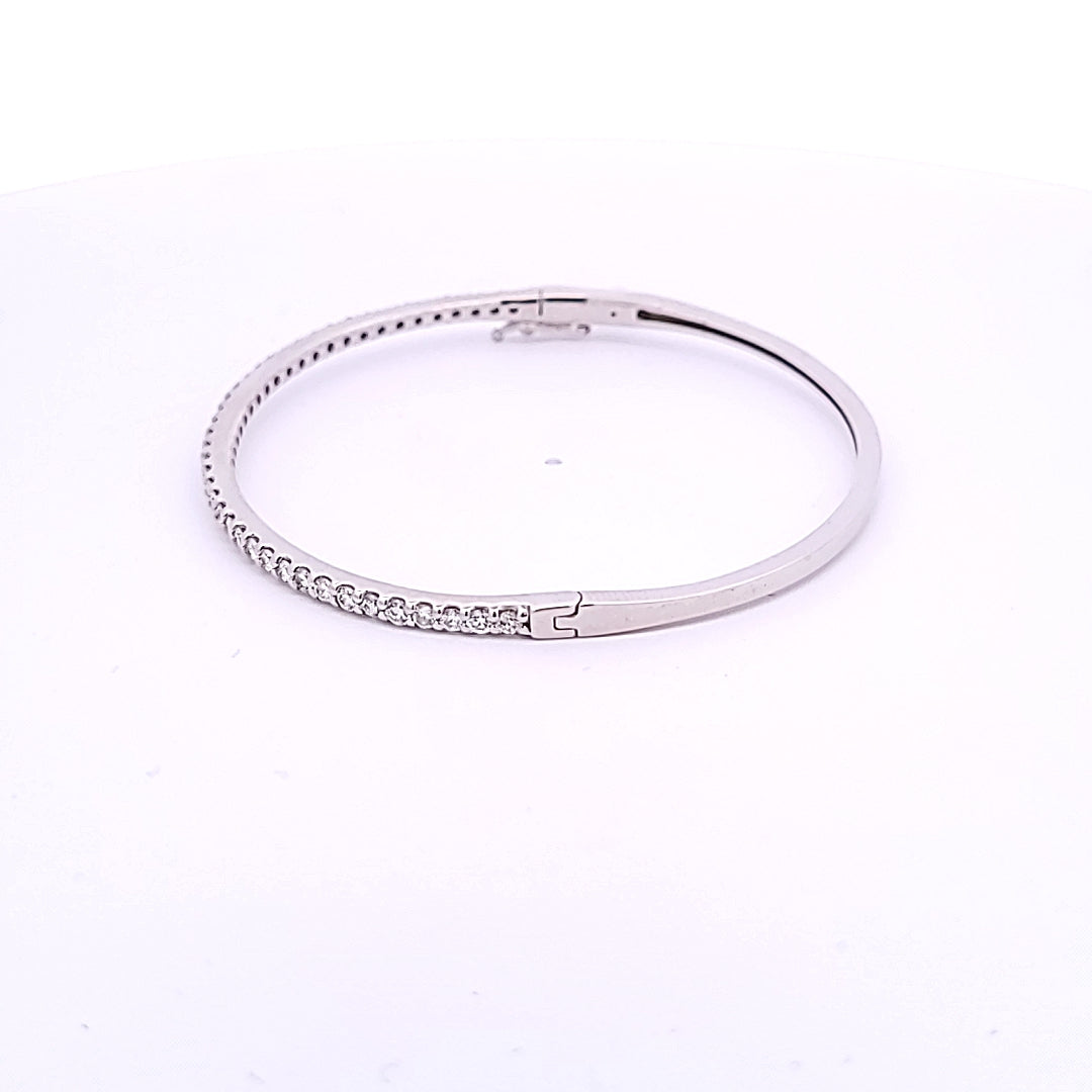1.00 Carat Round Brilliant E VS1 Diamond 14 Karat White Gold Bangle Bracelet