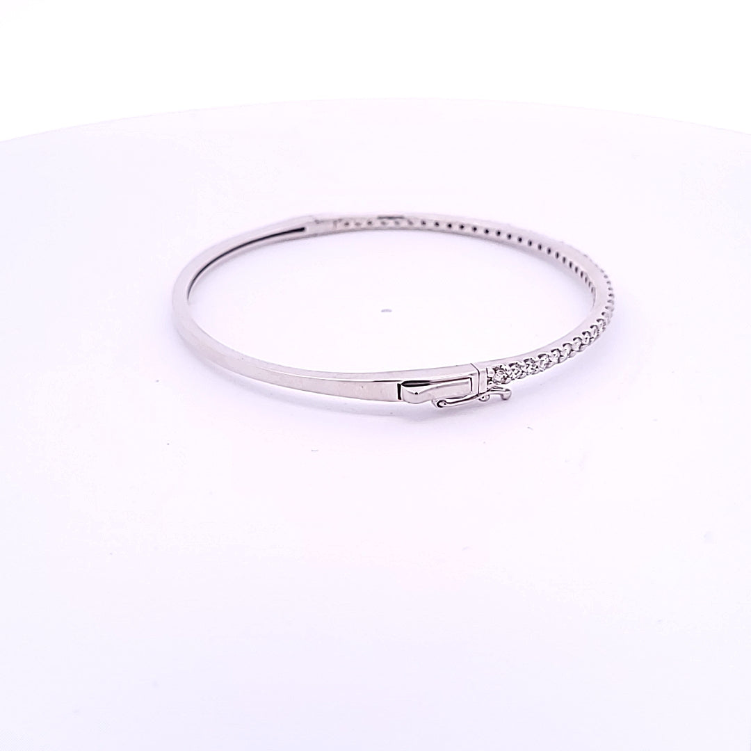 1.00 Carat Round Brilliant E VS1 Diamond 14 Karat White Gold Bangle Bracelet