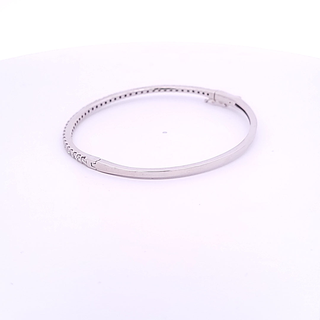 1.00 Carat Round Brilliant E VS1 Diamond 14 Karat White Gold Bangle Bracelet
