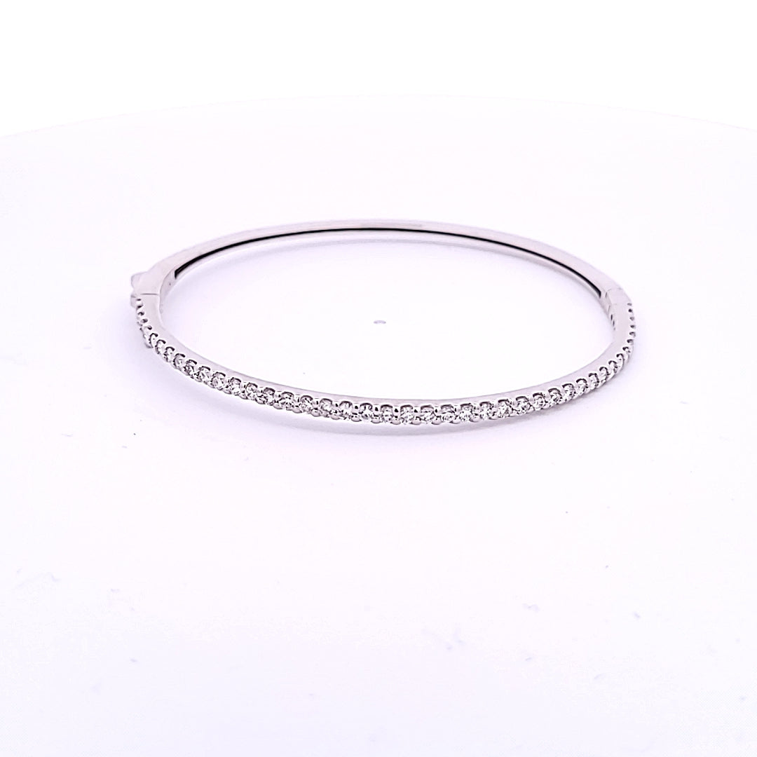 1.00 Carat Round Brilliant E VS1 Diamond 14 Karat White Gold Bangle Bracelet