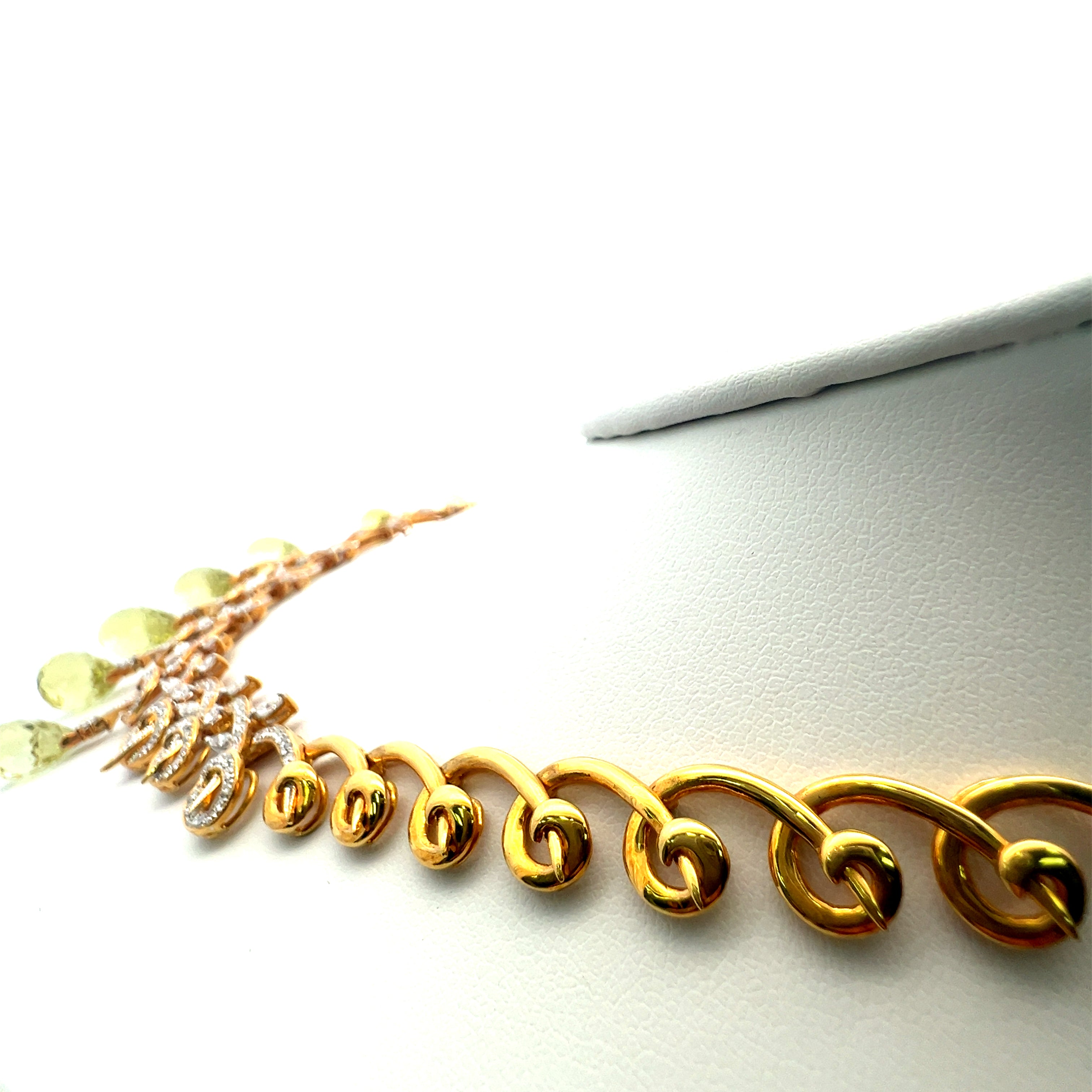 11.00 Carat Round Brilliant Diamond 18 Karat Yellow Gold Statement Necklace