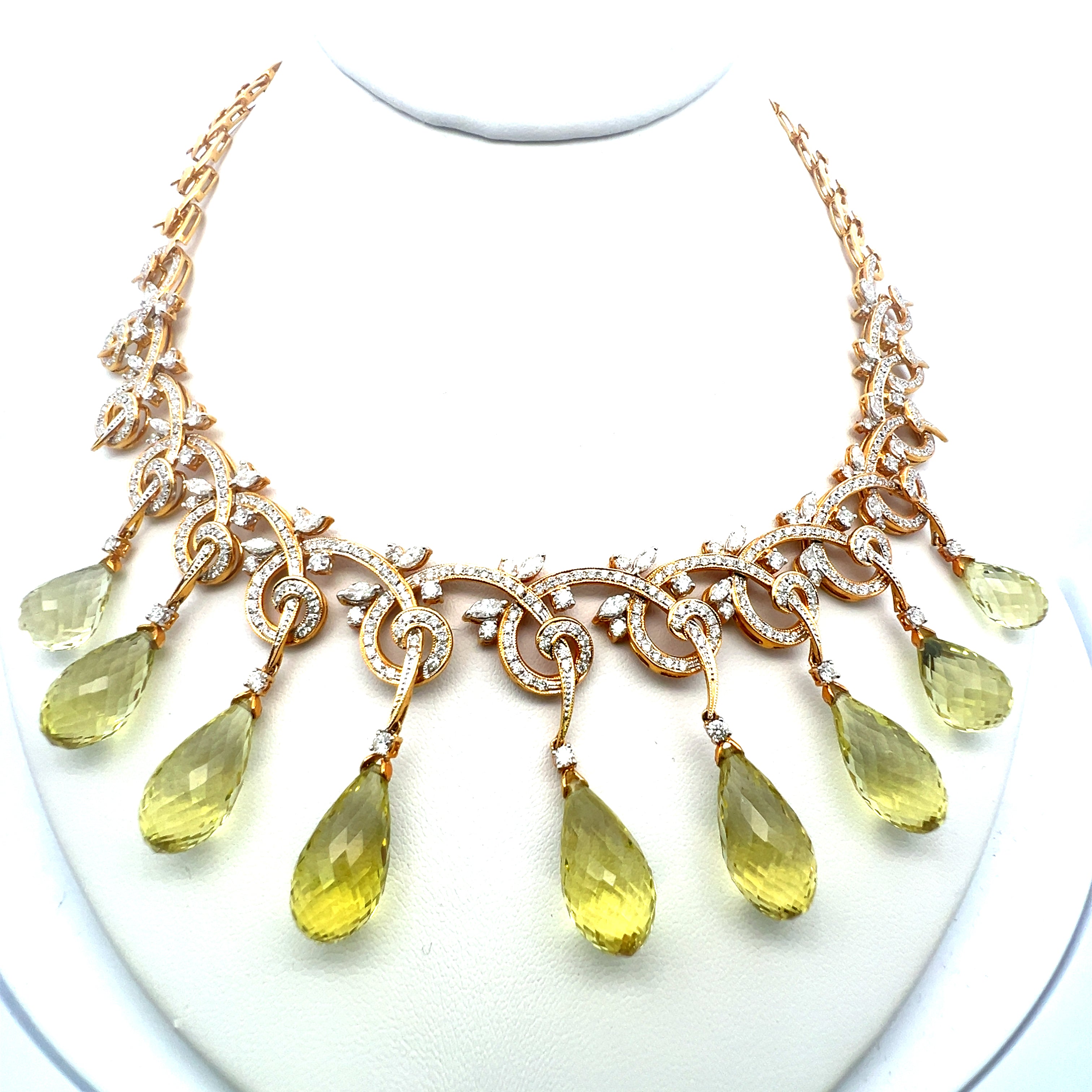 11.00 Carat Round Brilliant Diamond 18 Karat Yellow Gold Statement Necklace
