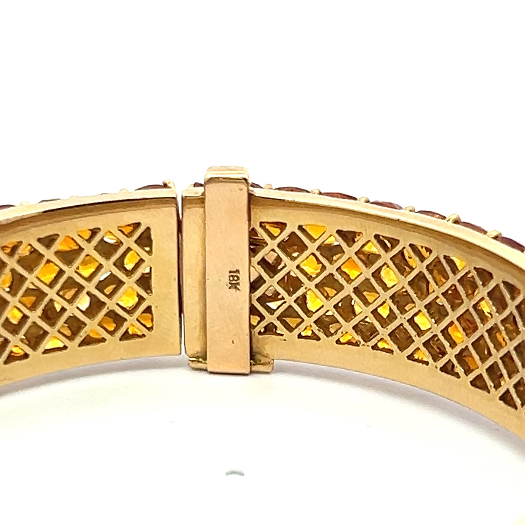 60.00 Carat Oval Shape Yellow Sapphire 18 Karat Yellow Gold Bangle Bracelet