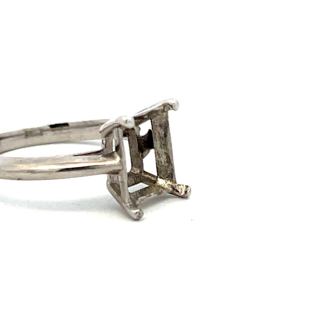 Vintage 4.90 Grams Size 6 Platinum Semi Mount Ring Holds 3 carat stone