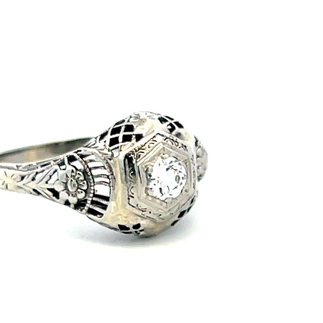 0.20 Carat Circular Brilliant Cut F VS Diamond 18 Karat White Gold Art Deco Ring