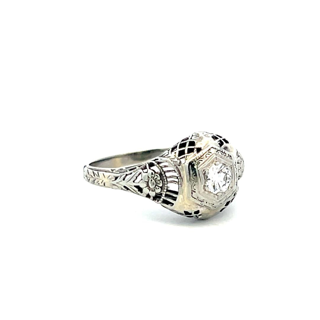 0.20 Carat Circular Brilliant Cut F VS Diamond 18 Karat White Gold Art Deco Ring