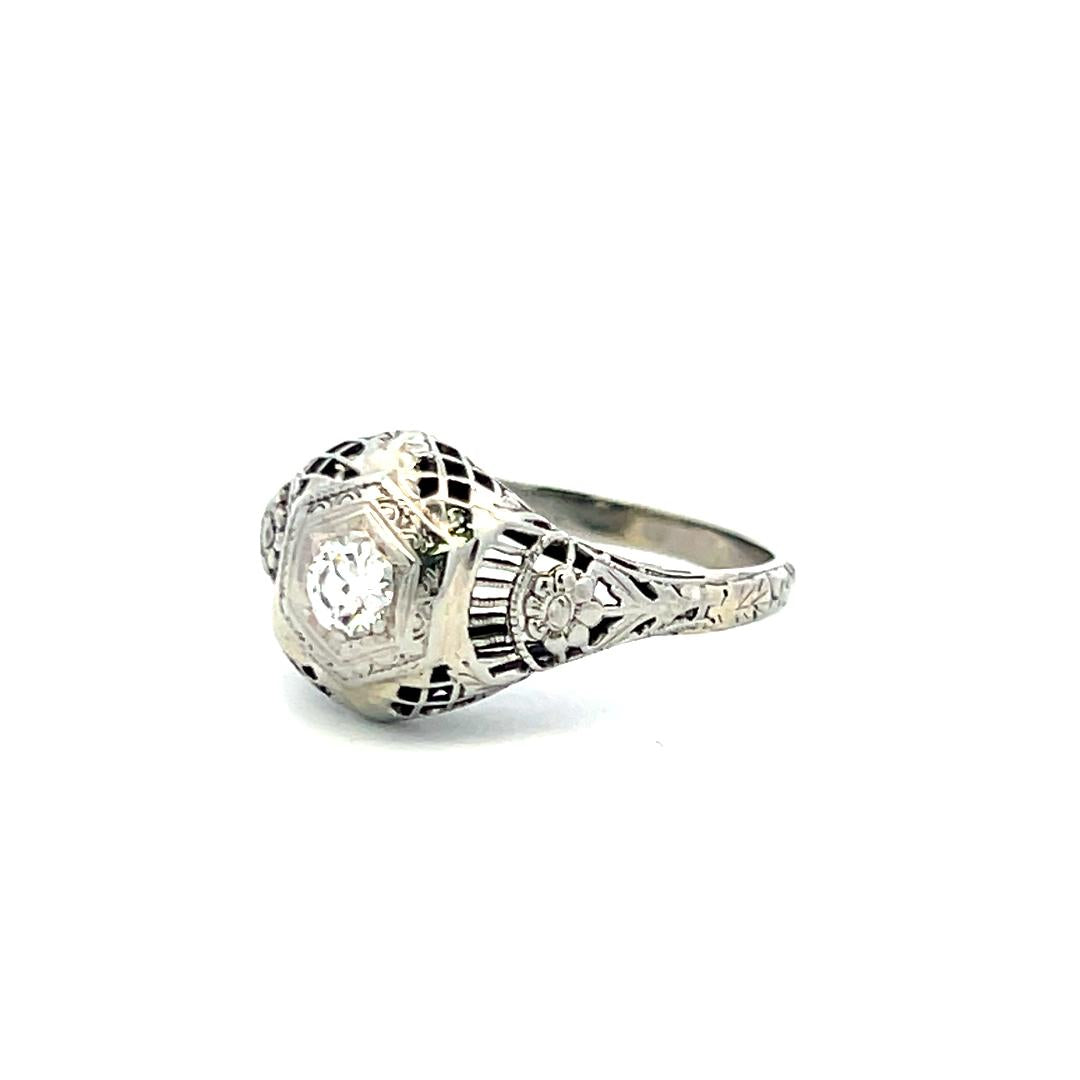 0.20 Carat Circular Brilliant Cut F VS Diamond 18 Karat White Gold Art Deco Ring