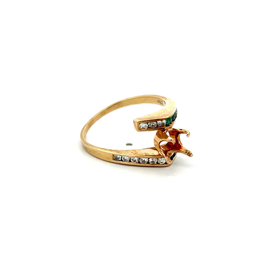 0.09 Carat Round Diamond 0.09 Carat Emerald 14K Yellow Gold Semi Mount Ring