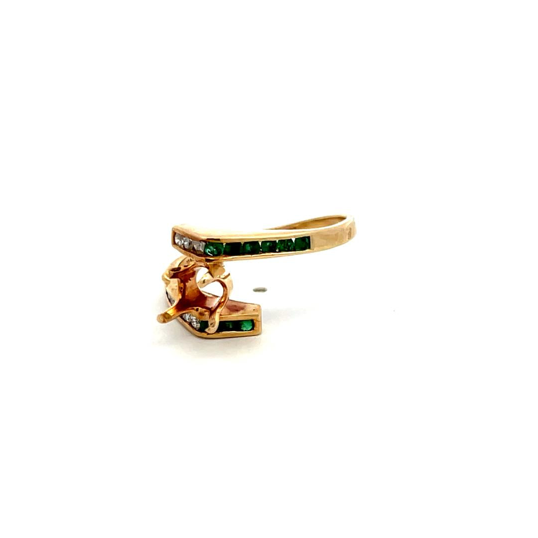 0.09 Carat Round Diamond 0.09 Carat Emerald 14K Yellow Gold Semi Mount Ring