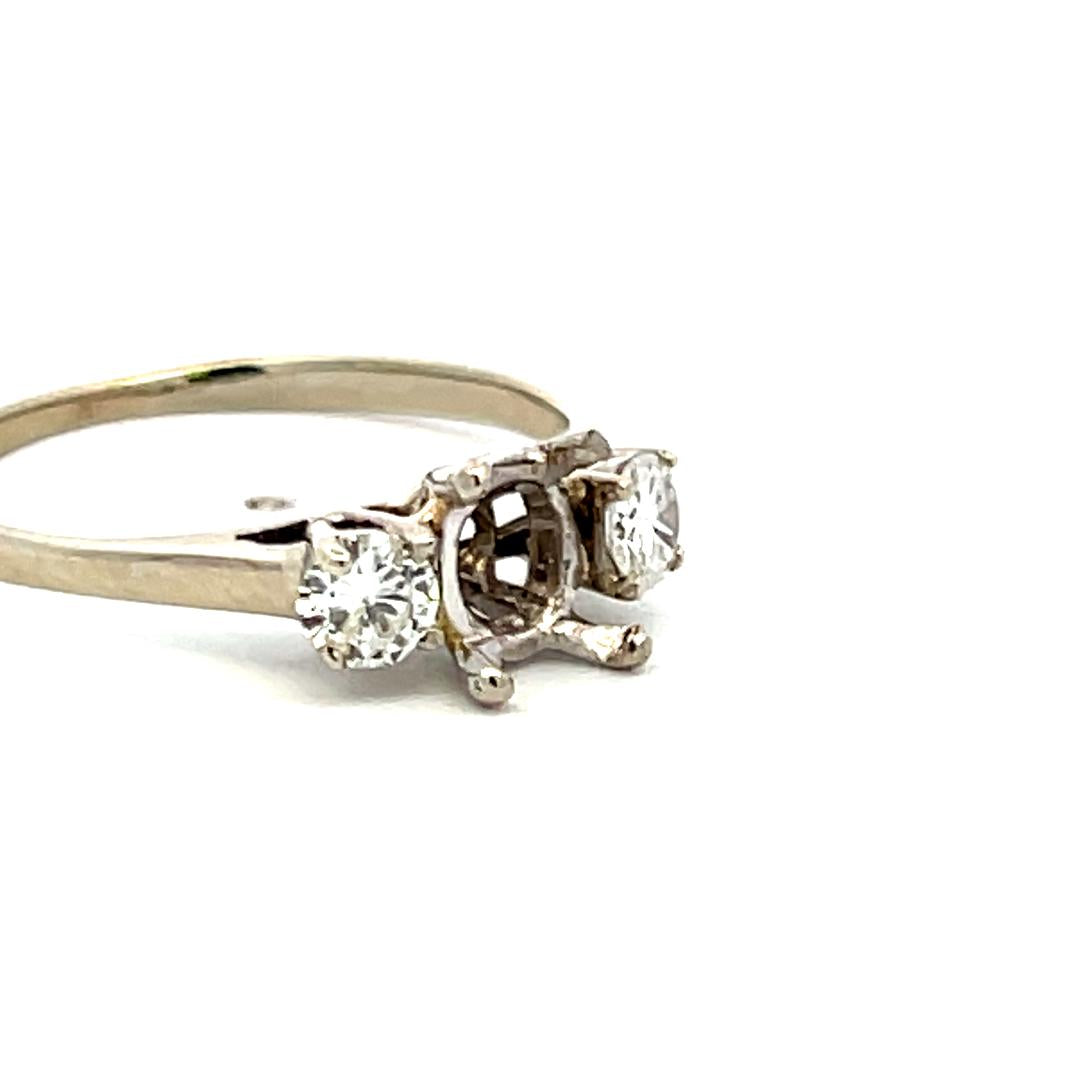 0.30 Carat Round Brilliant G VS Diamond 18 Karat White Gold Semi Mount Ring