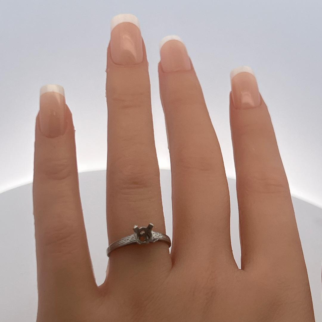 Vintage 2.50 Grams Platinum Semi Mount Ring Size 7 Holds 0.75 Carat Stone