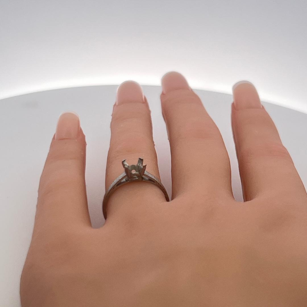Vintage 2.50 Grams Platinum Semi Mount Ring Size 7 Holds 0.75 Carat Stone