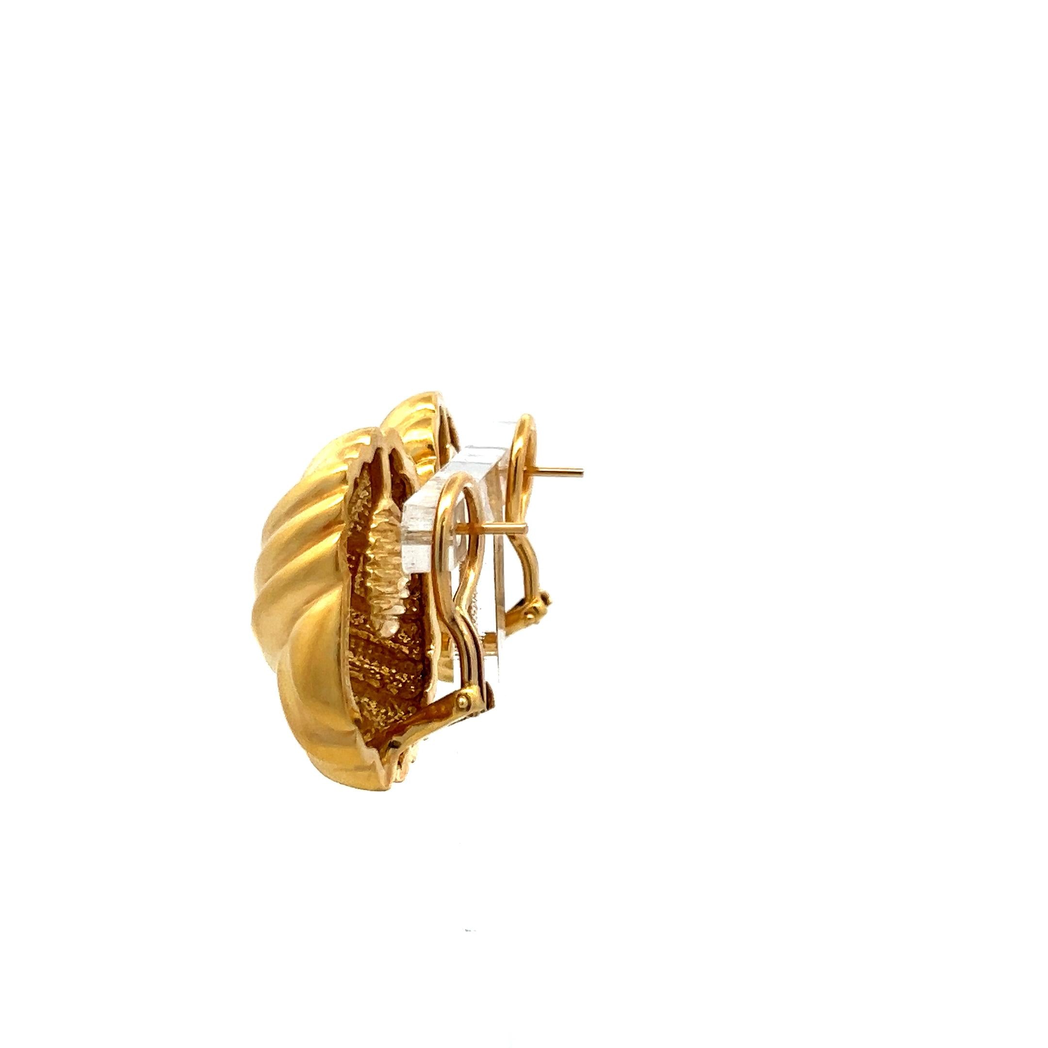 Van Cleef & Arpels 18 Karat Yellow Gold Clip On Earrings