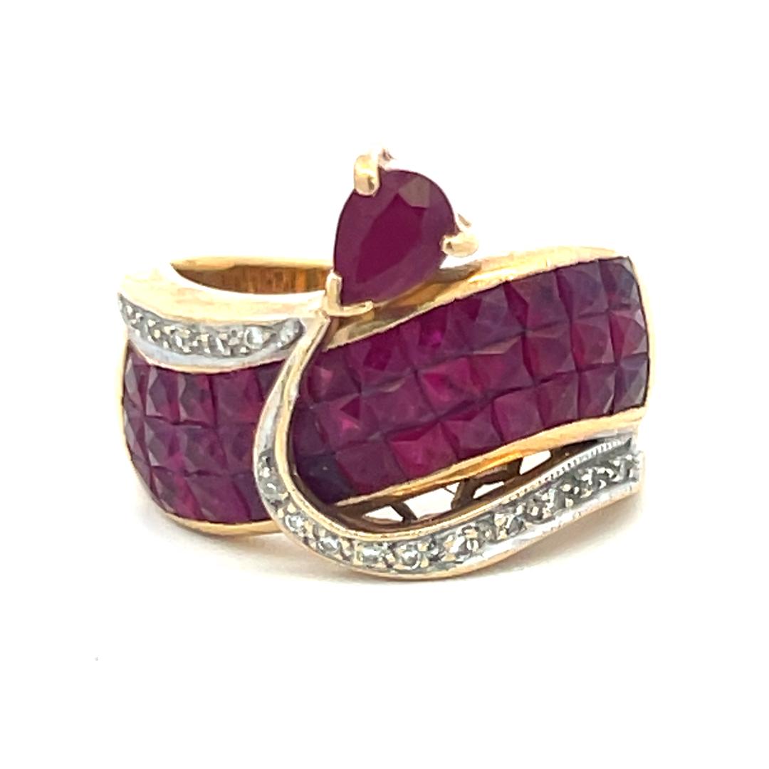 3.90 Carat Ruby 0.10 Carat Round Brilliant Diamond 18K Yellow Gold Cocktail Ring