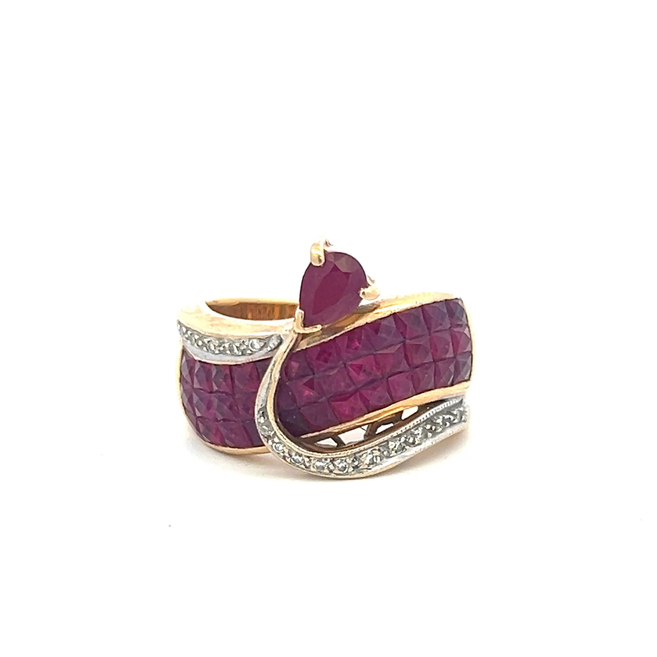 3.90 Carat Ruby 0.10 Carat Round Brilliant Diamond 18K Yellow Gold Cocktail Ring