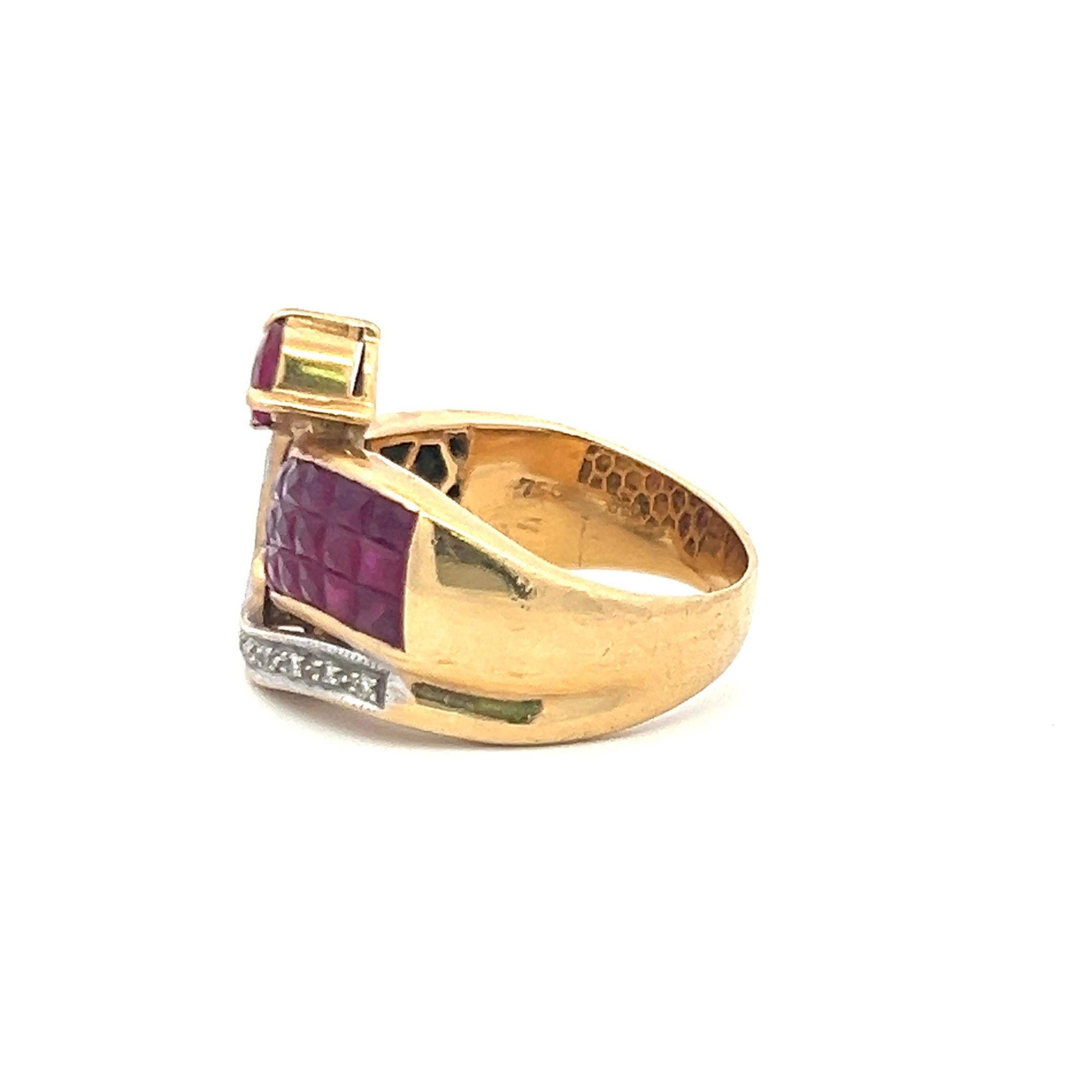 3.90 Carat Ruby 0.10 Carat Round Brilliant Diamond 18K Yellow Gold Cocktail Ring