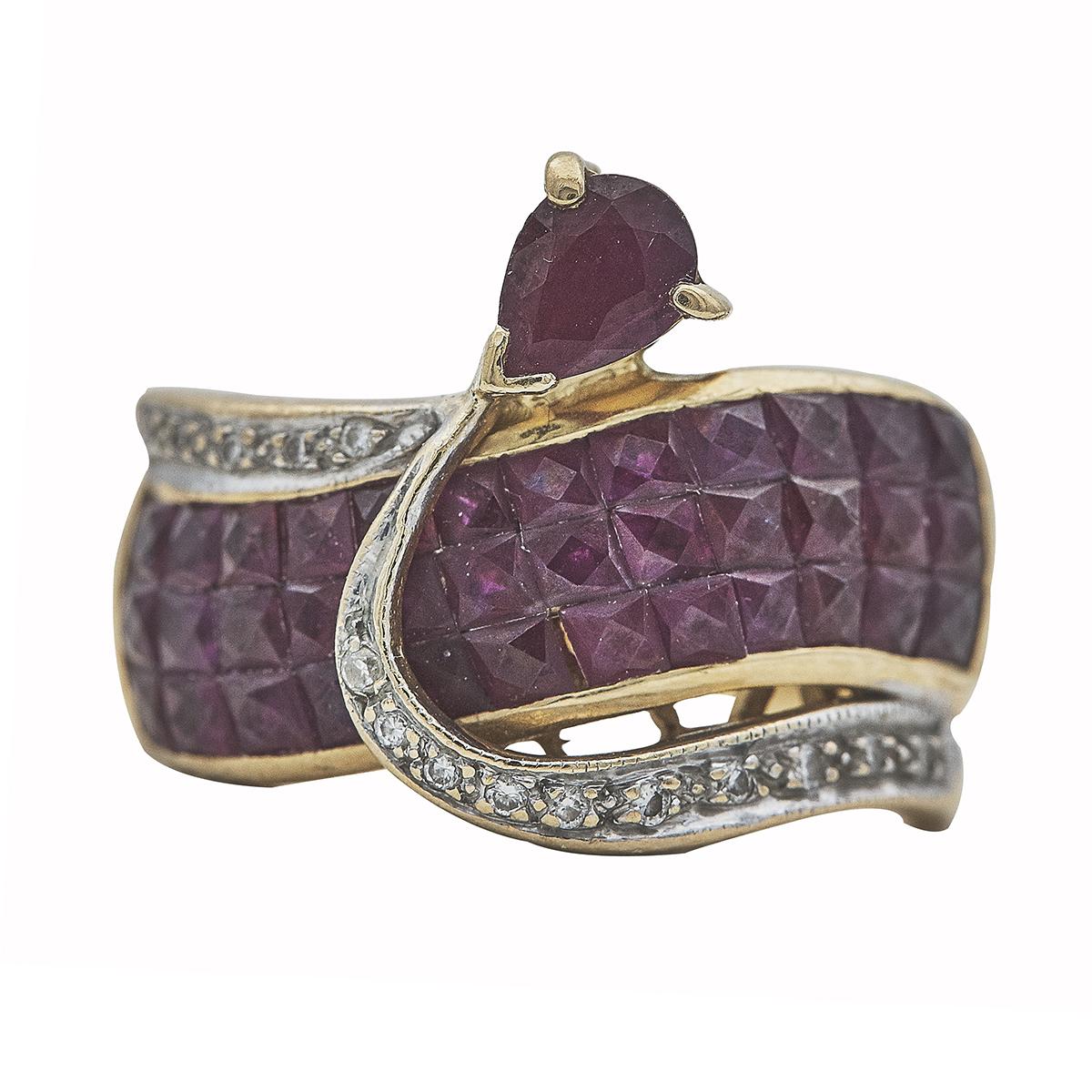 3.90 Carat Ruby 0.10 Carat Round Brilliant Diamond 18K Yellow Gold Cocktail Ring