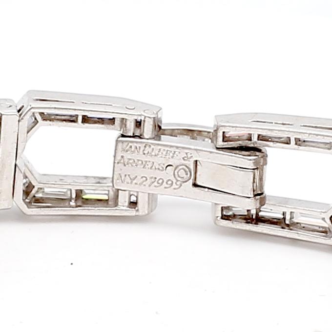 Van Cleef & Arpels 28.00 Carat E VVS1 Diamond Platinum 1960'S Bracelet