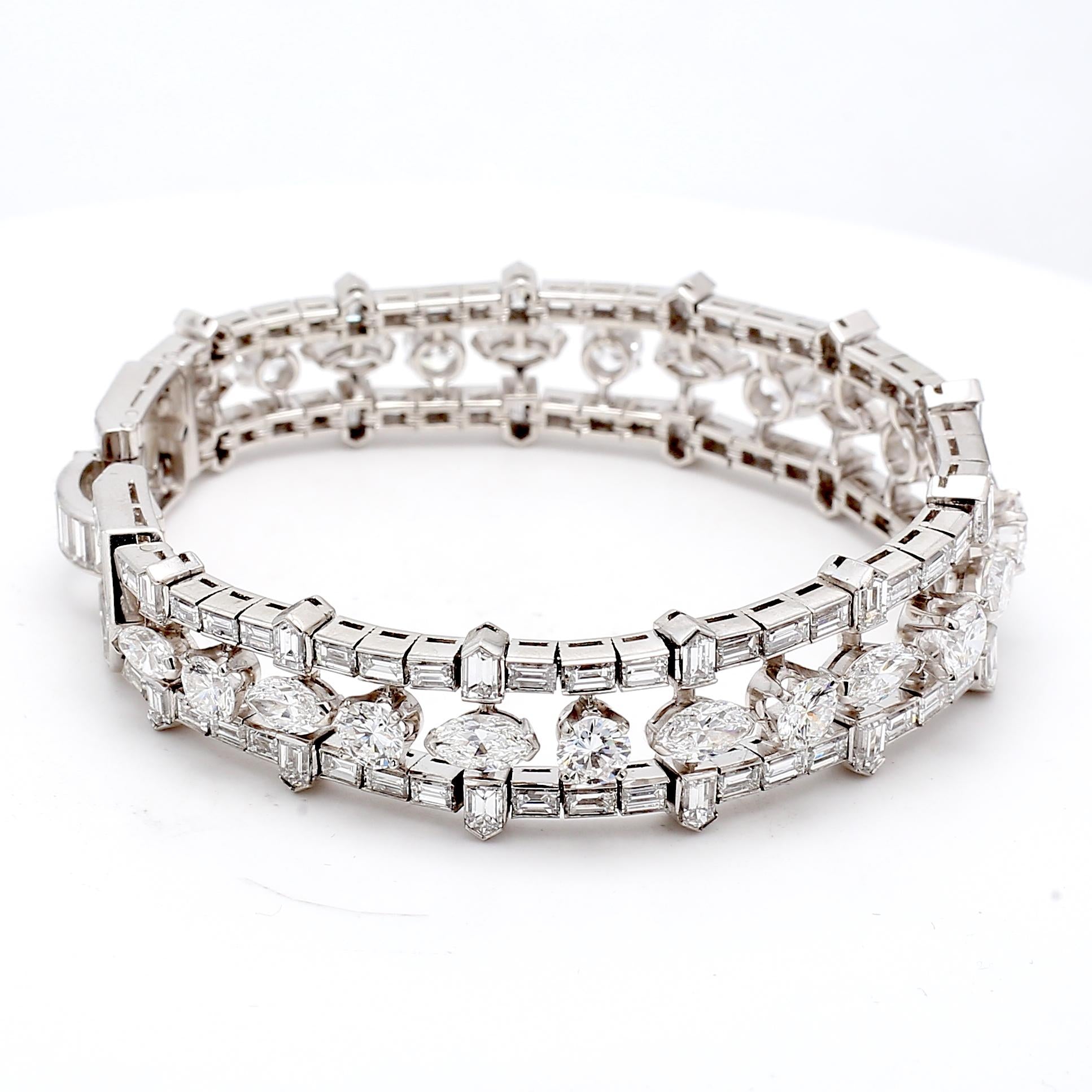 Van Cleef & Arpels 28.00 Carat E VVS1 Diamond Platinum 1960'S Bracelet
