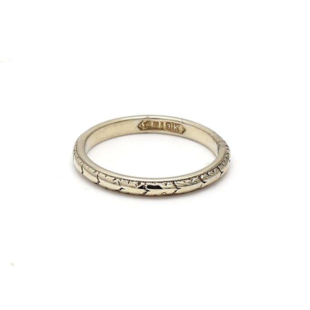 Vintage 2.70 Grams Size 6 Engraved 18 Karat Yellow Gold Band Ring