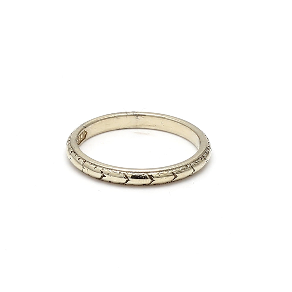 Vintage 2.70 Grams Size 6 Engraved 18 Karat Yellow Gold Band Ring