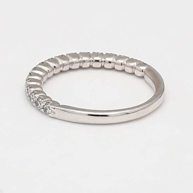 0.39 Carat Round Brilliant F SI1 Diamond 18 Karat White Gold Band Ring