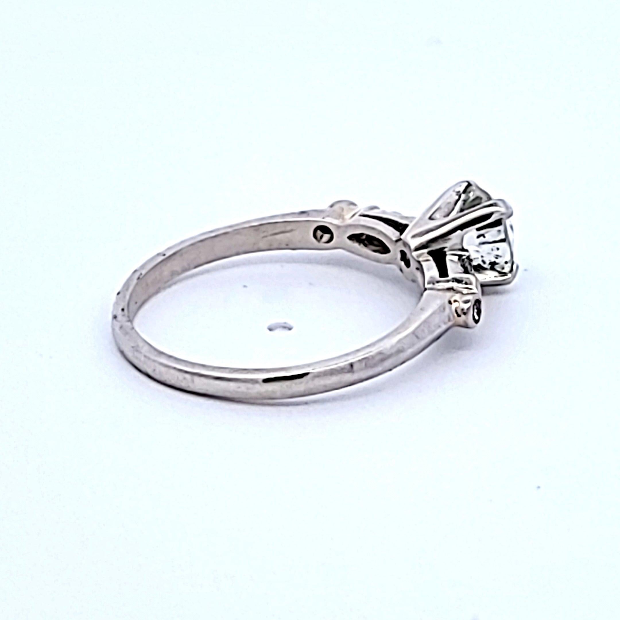 1.16 Carat Circular Brilliant Cut J VVS2 Diamond Platinum Engagement Ring