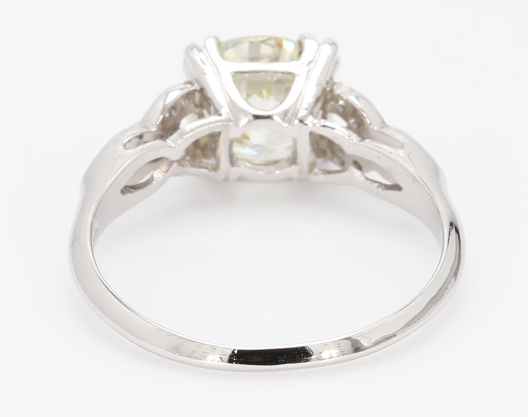 2.00 Carat Circular Brilliant Shape N-SI2 Diamond Platinum Engagement Ring