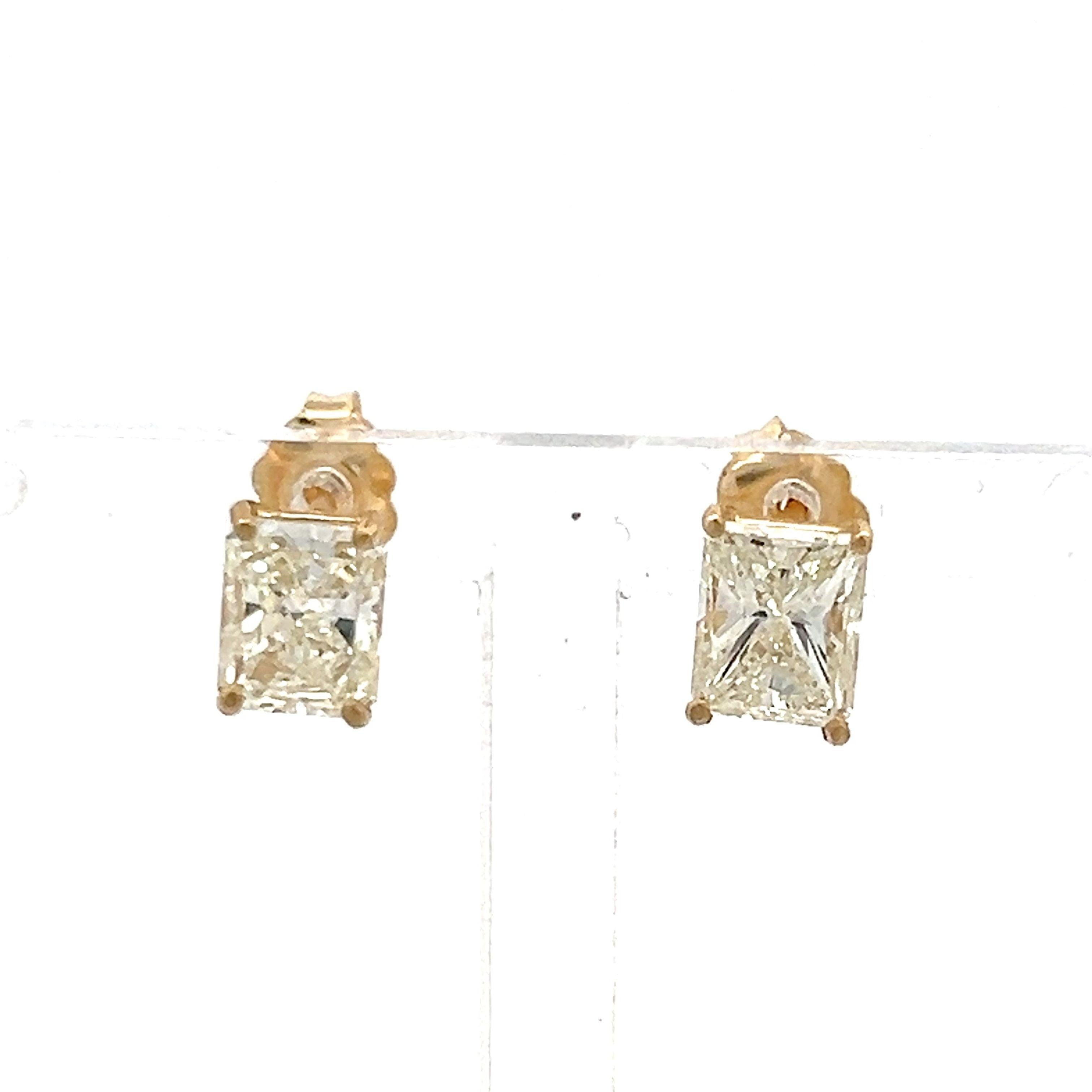 2.29 Carat Radiant Cut L-K VS1-SI1 Diamond 14 Karat Yellow Gold Stud Earrings