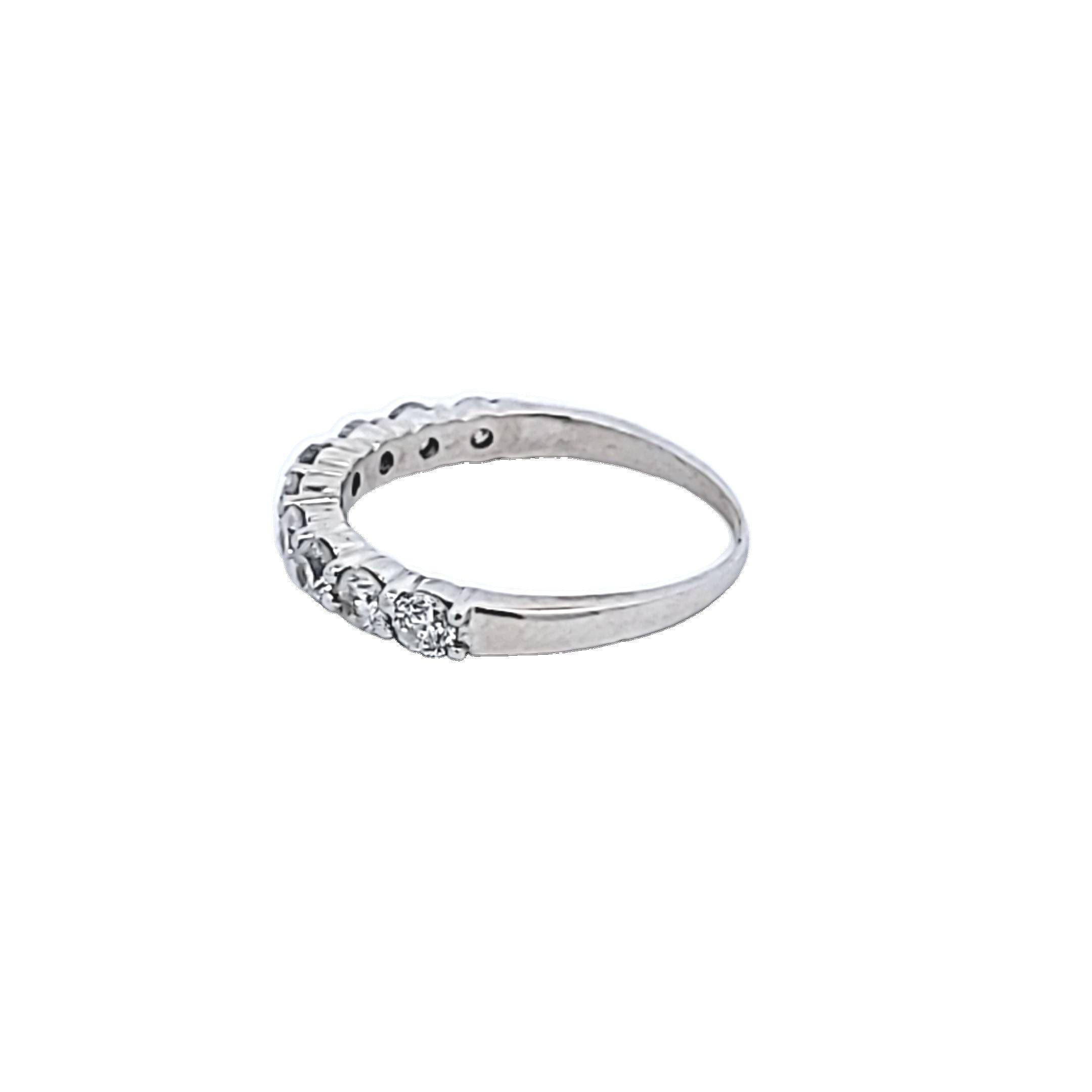 14 Karat White Gold Band Ring with 0.9 Carat Round F-SI1 Diamonds Size 7