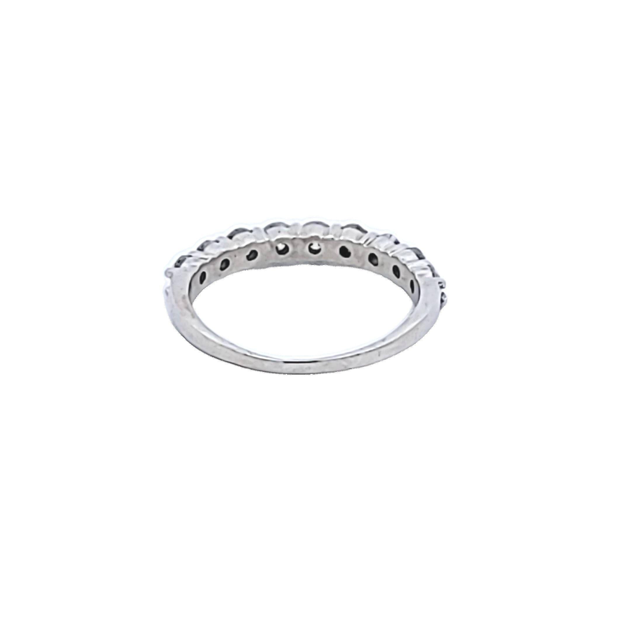 14 Karat White Gold Band Ring with 0.9 Carat Round F-SI1 Diamonds Size 7