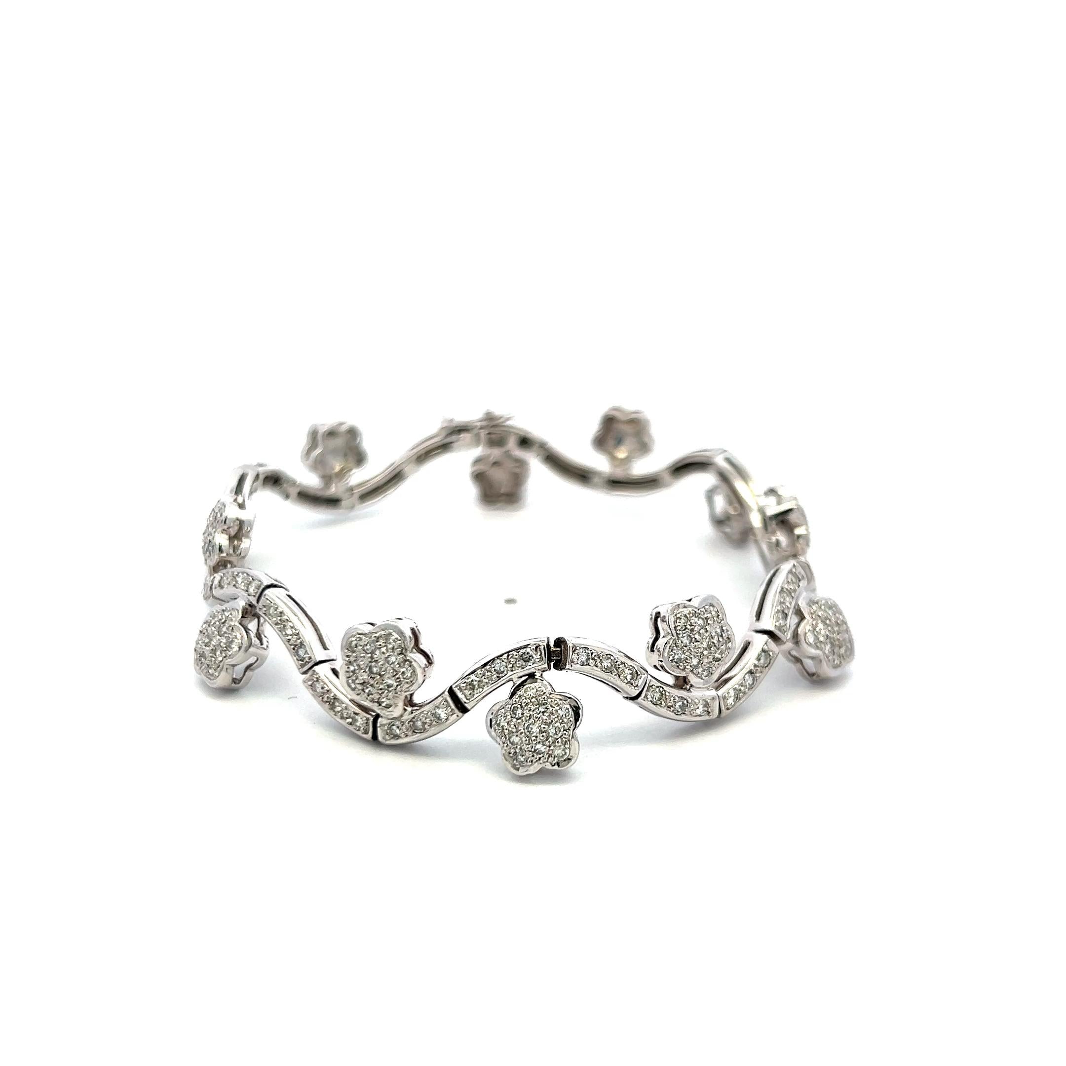 Dazzling 18K White Gold Link Flower Bracelet With 2 Carat H-SI Diamond