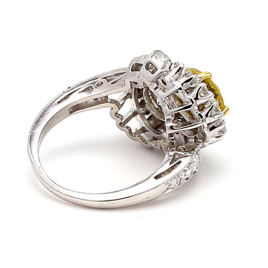 Vintage Platinum Cocktail Ring with 2.94 Carat Yellow and Green Round Diamonds