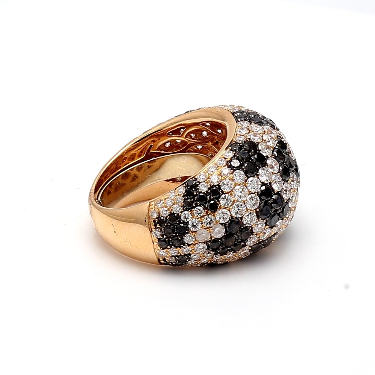 18 Karat Yellow Gold Cocktail Ring with 5.8 Carat Round Diamonds Size 6.5