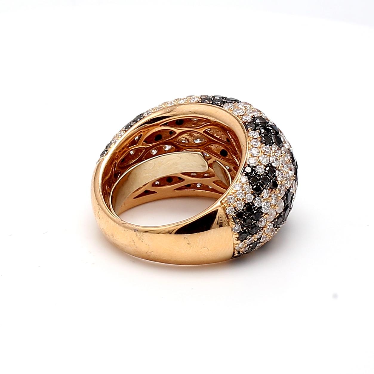 18 Karat Yellow Gold Cocktail Ring with 5.8 Carat Round Diamonds Size 6.5