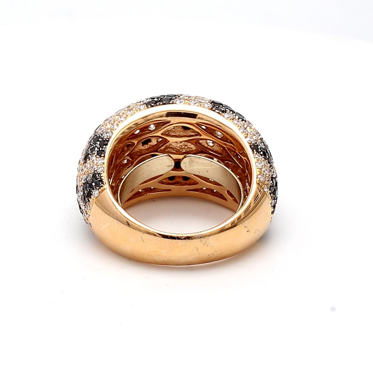 18 Karat Yellow Gold Cocktail Ring with 5.8 Carat Round Diamonds Size 6.5