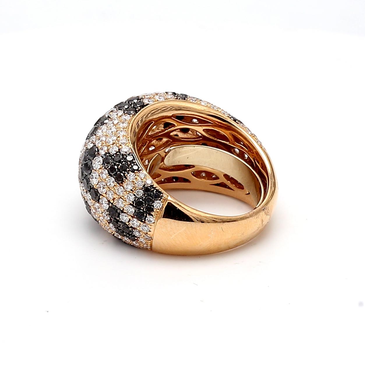 18 Karat Yellow Gold Cocktail Ring with 5.8 Carat Round Diamonds Size 6.5