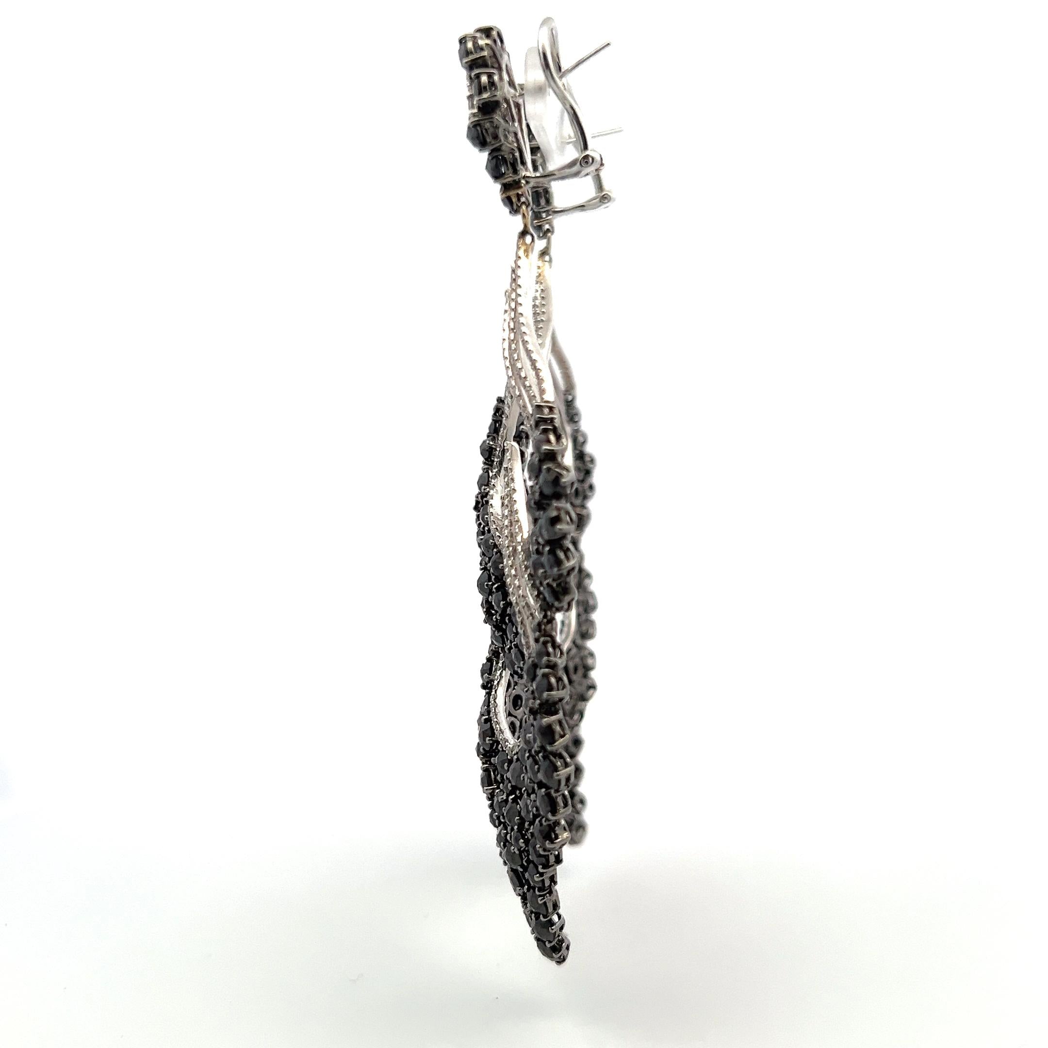 Vintage 18K White Gold Dangling Earrings with 25.91 Carat Black Diamonds