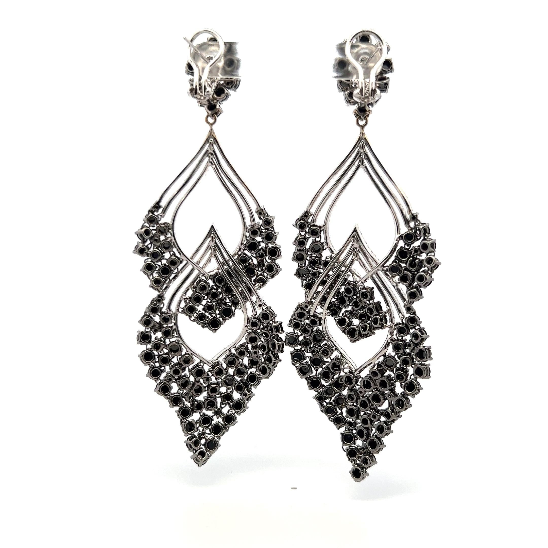 Vintage 18K White Gold Dangling Earrings with 25.91 Carat Black Diamonds