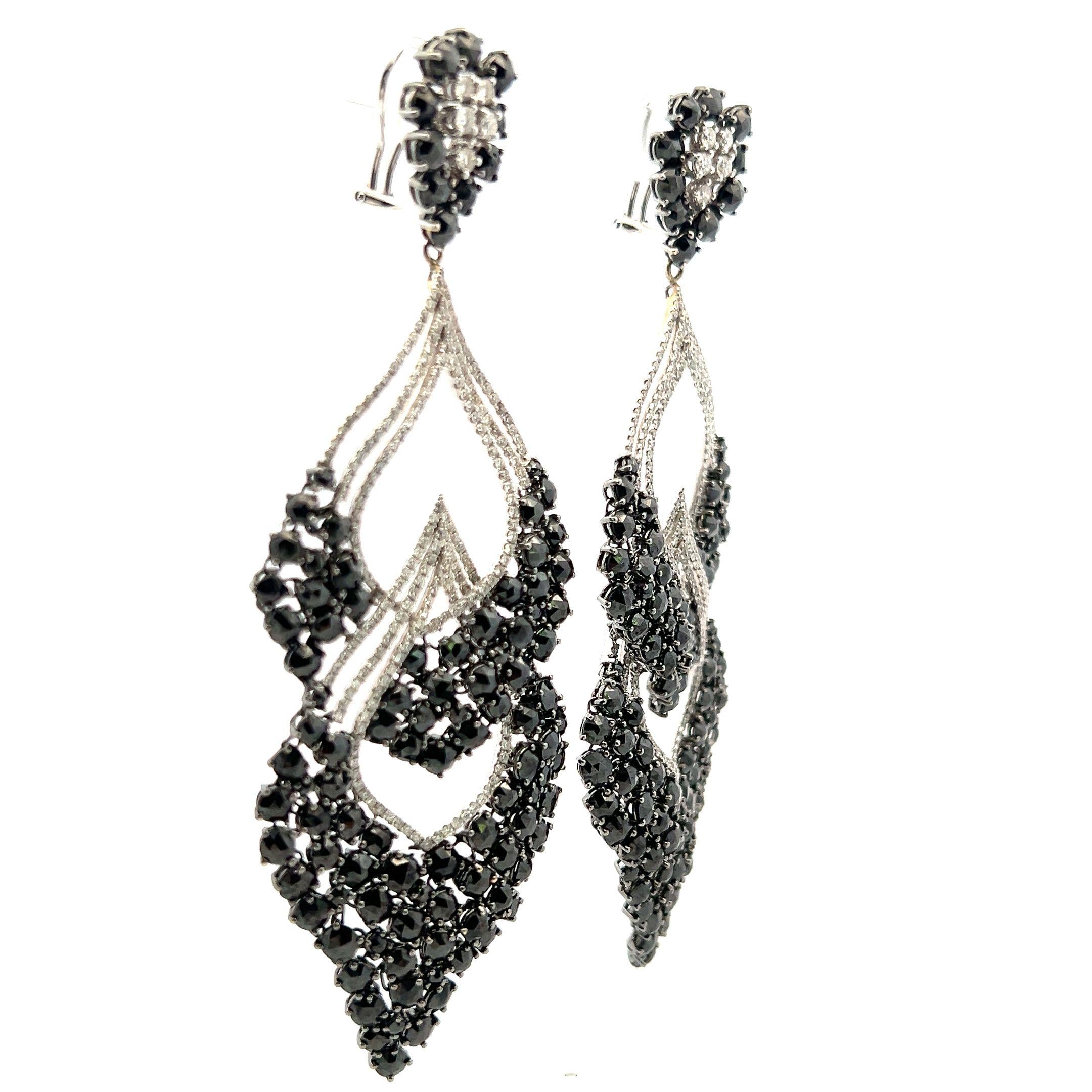 Vintage 18K White Gold Dangling Earrings with 25.91 Carat Black Diamonds
