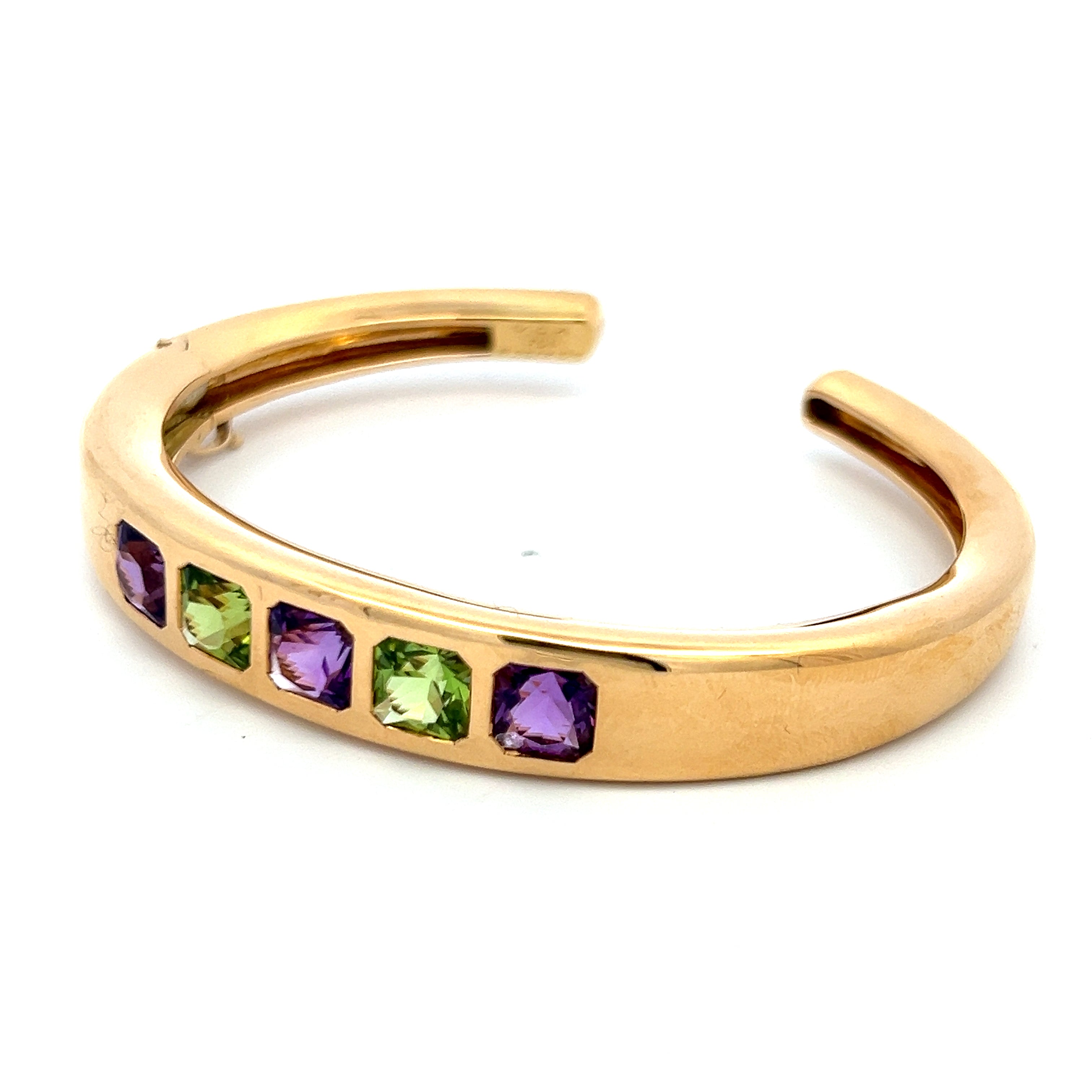 Van Cleef & Arpels 1.50 Carat Amethysts 18 Karat Yellow Gold Cuff Bracelet