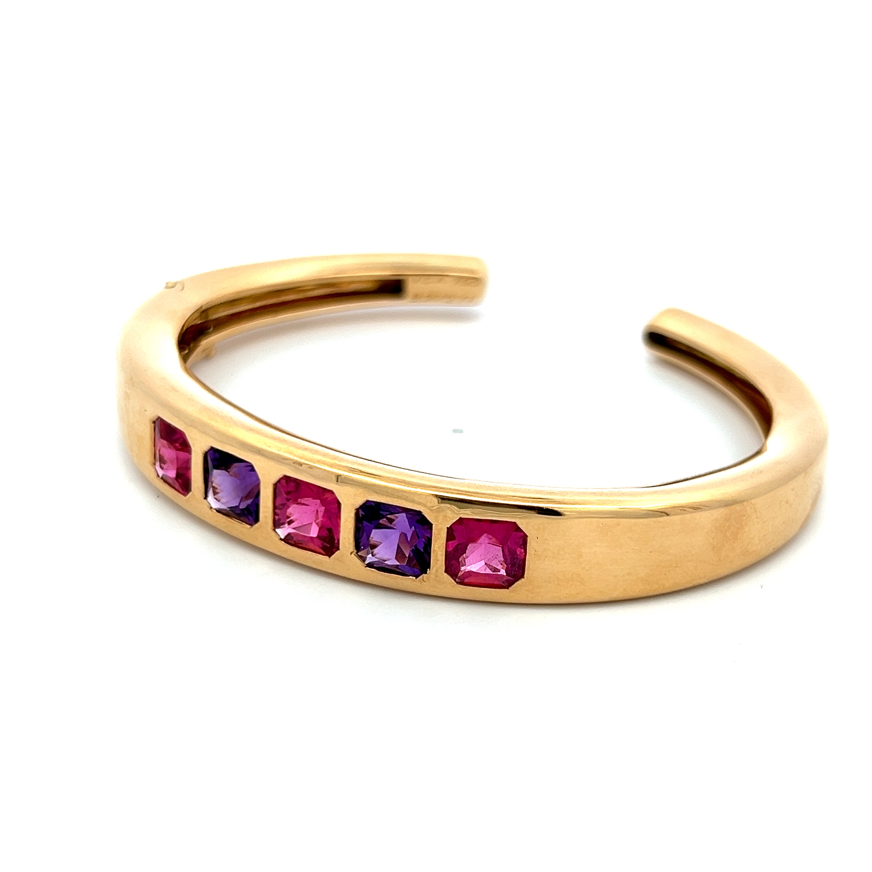 Van Cleef & Arpels 1.50 Carat Amethysts 1.50 Carat Sapphire 18K YG Cuff Bracelet