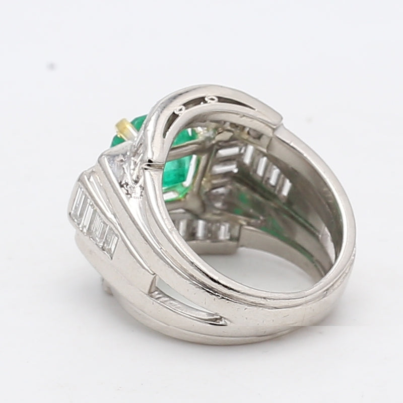 2.71 Carat Emerald 2.66 Carat Baguette Shape G VS2 Diamond Platinum Cluster Ring
